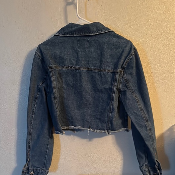 Love Tree Denim Cropped Jacket Size Large ♥️ - Picture 3 of 5